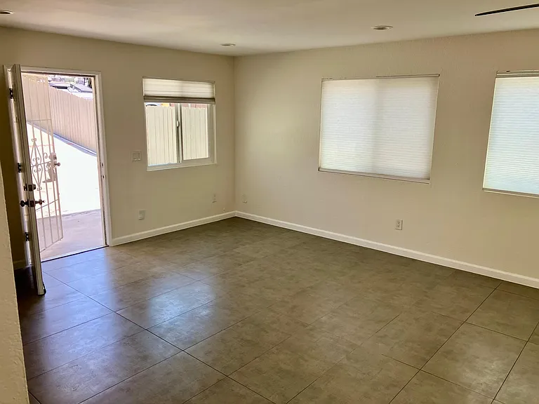 8957 Harness St — Photo 3