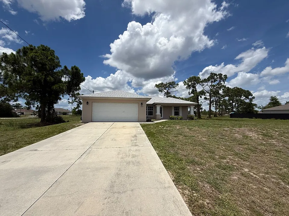 1823 NW 31st St