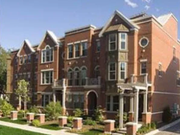 8638 Narragansett Ave, Morton Grove, IL 60053