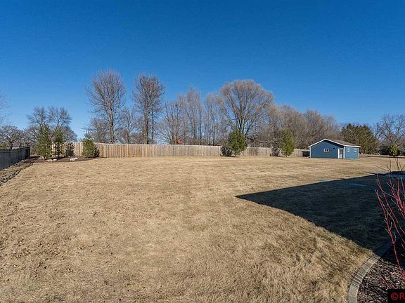 4th image of 1800 Grant Dr