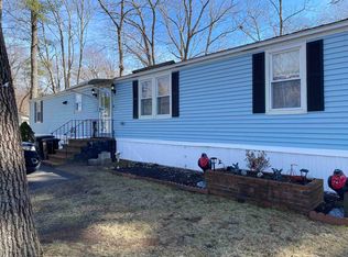 14 Lower Collins St, Seabrook, NH 03874