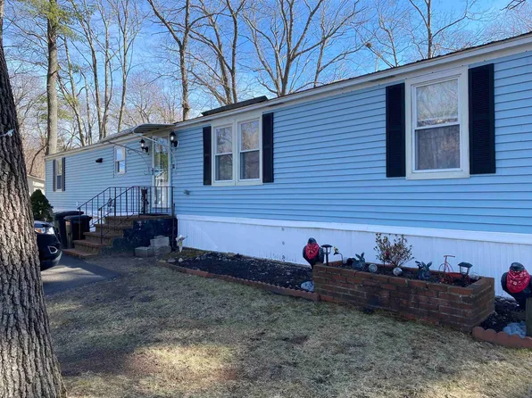 14 LOWER COLLINS Street, Seabrook, NH 03874