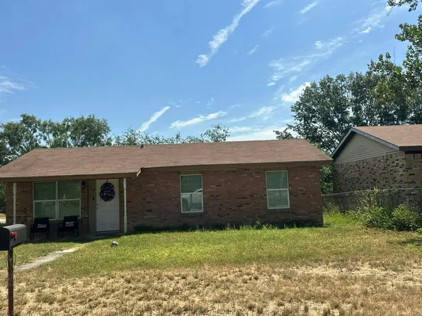 518 S Camp St, Uvalde, TX 78801