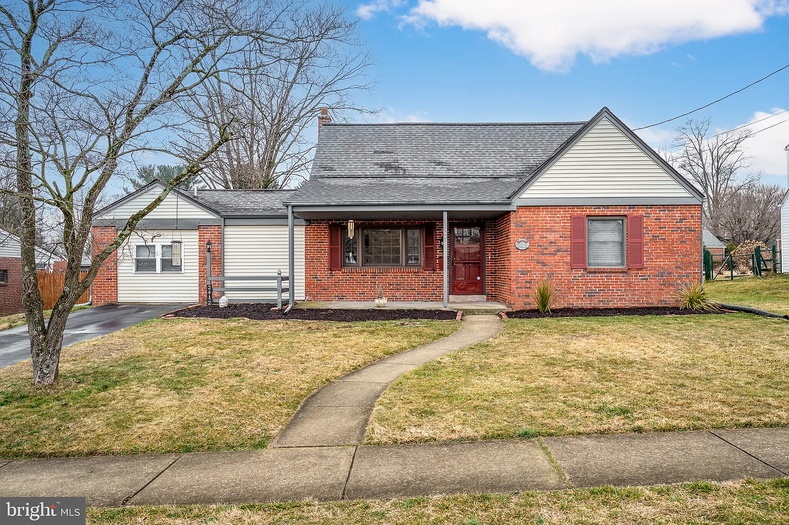 2412 Darnay Ln photo 1