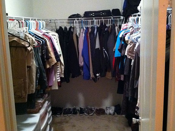WALKING CLOSET