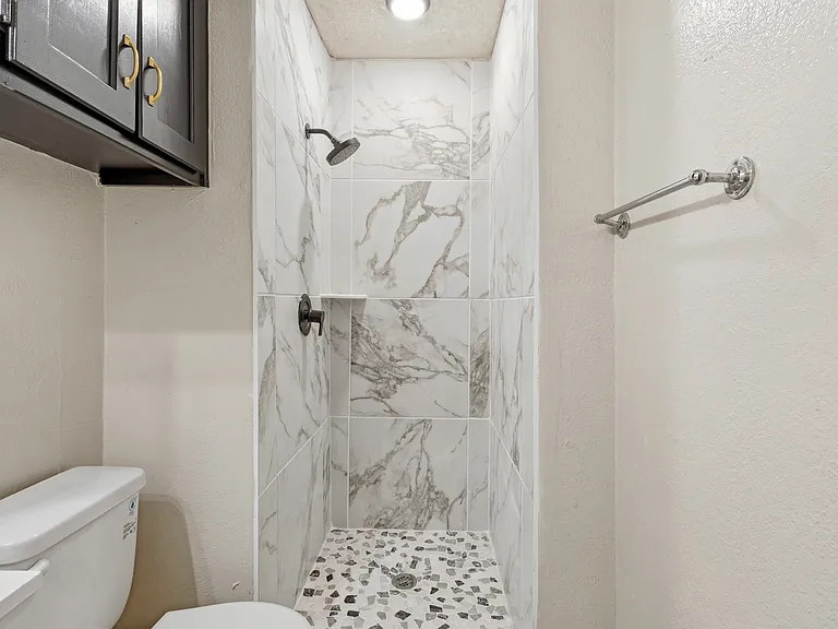 2528 Lido Ln — Photo 14