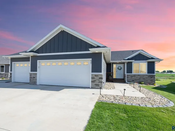 622 Creekside Trl, Harrisburg, SD 57032