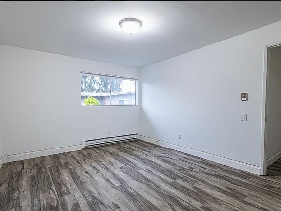 3rd image of 12220 SE 60th St #201