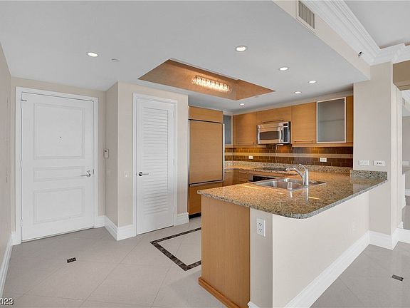 4th image of 322 Karen Ave Unit 1503