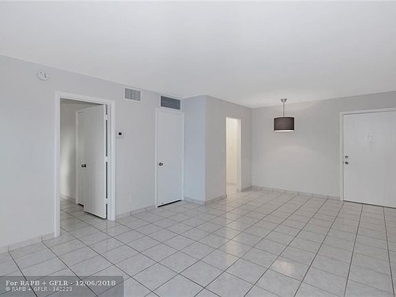 4th image of 3040 NE 16th Ave APT 203
