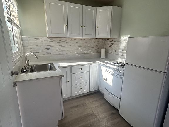 3rd image of 407 W San Ysidro Blvd W #11246462