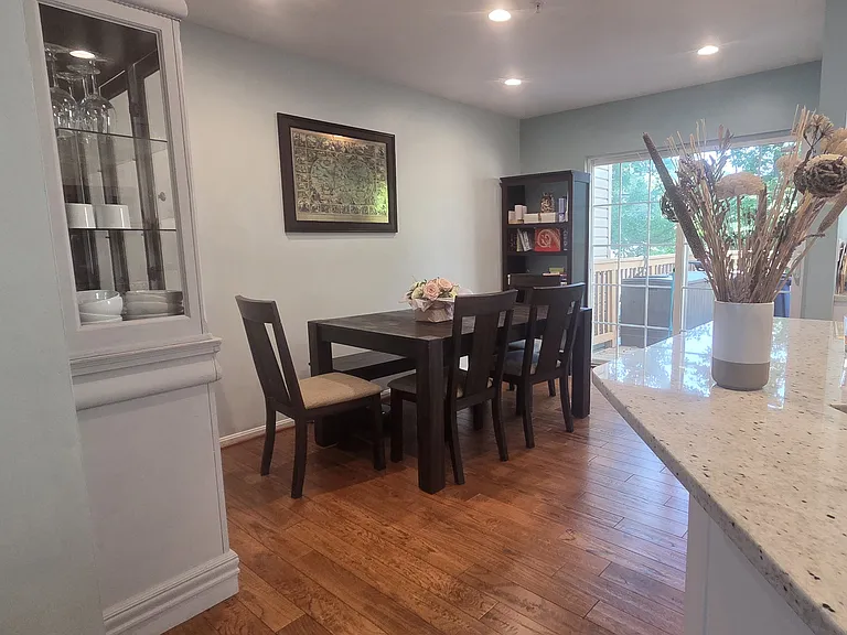 131 Quiet Waters Pl — Photo 5