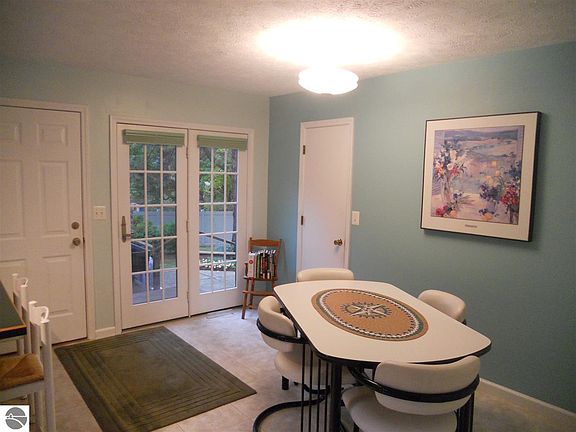 5th image of 3252 English Woods Dr