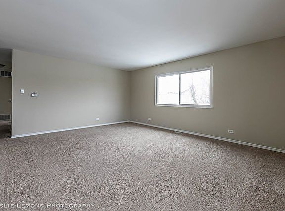 5th image of 16940 Laramie Ave