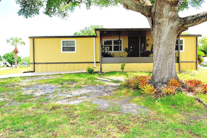 2nd image of 748 Orchid Ave