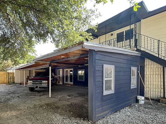 Covered parking 3 to 4 vehicles