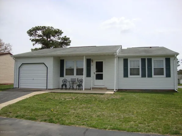 84 Chelsea Dr, Whiting, NJ 08759