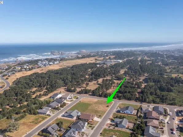 2646 Spinnaker Dr, Bandon, OR 97411