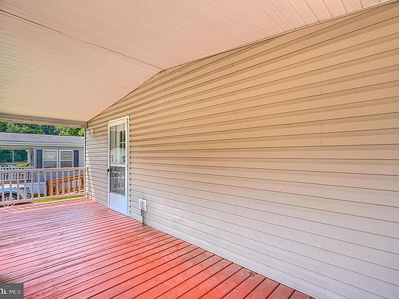 5th image of 404 Tidewater Ln