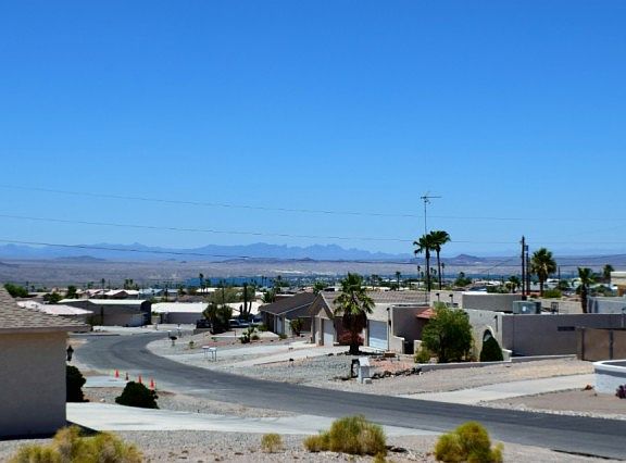 3rd image of 3040 Indian Head Dr