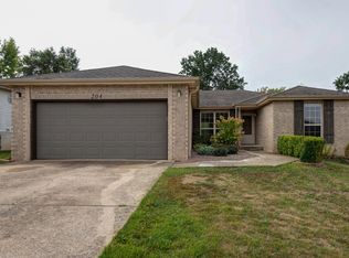 204 Pine Hill Ct, Nixa, MO 65714