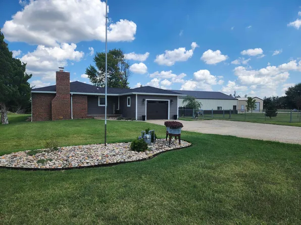1745 Jayhawk Ln, Russell, KS 67665