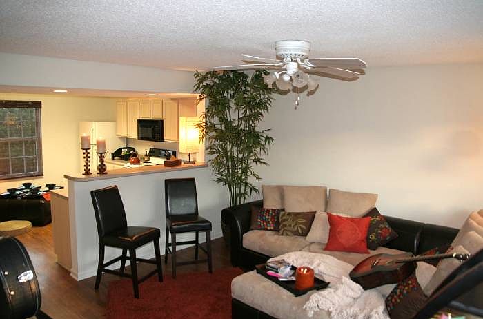 2nd image of 1322 N Rutherford Blvd