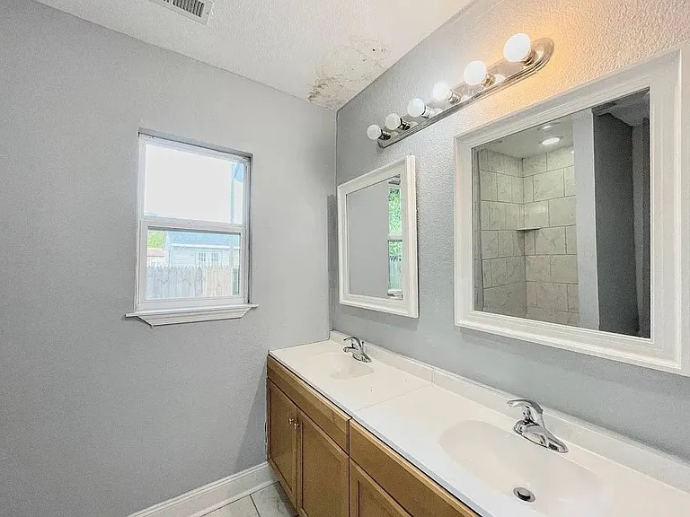 1411 Highland Ave — Photo 12