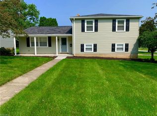 3250 Higley Rd, Rocky River, OH 44116