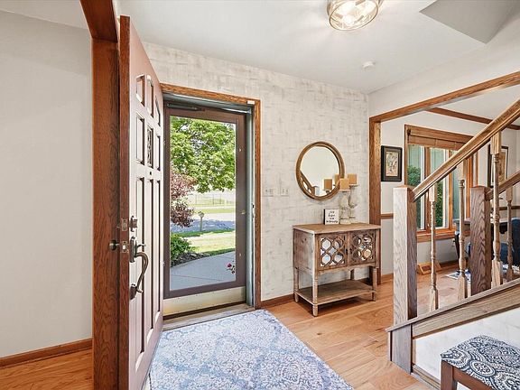 4th image of 1127 Tenny AVENUE