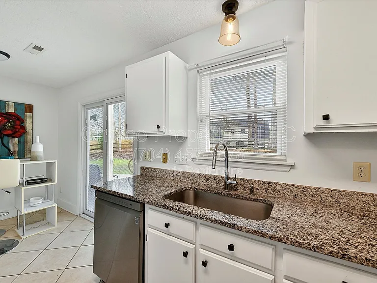 8413 Red Setter Ln — Photo 14