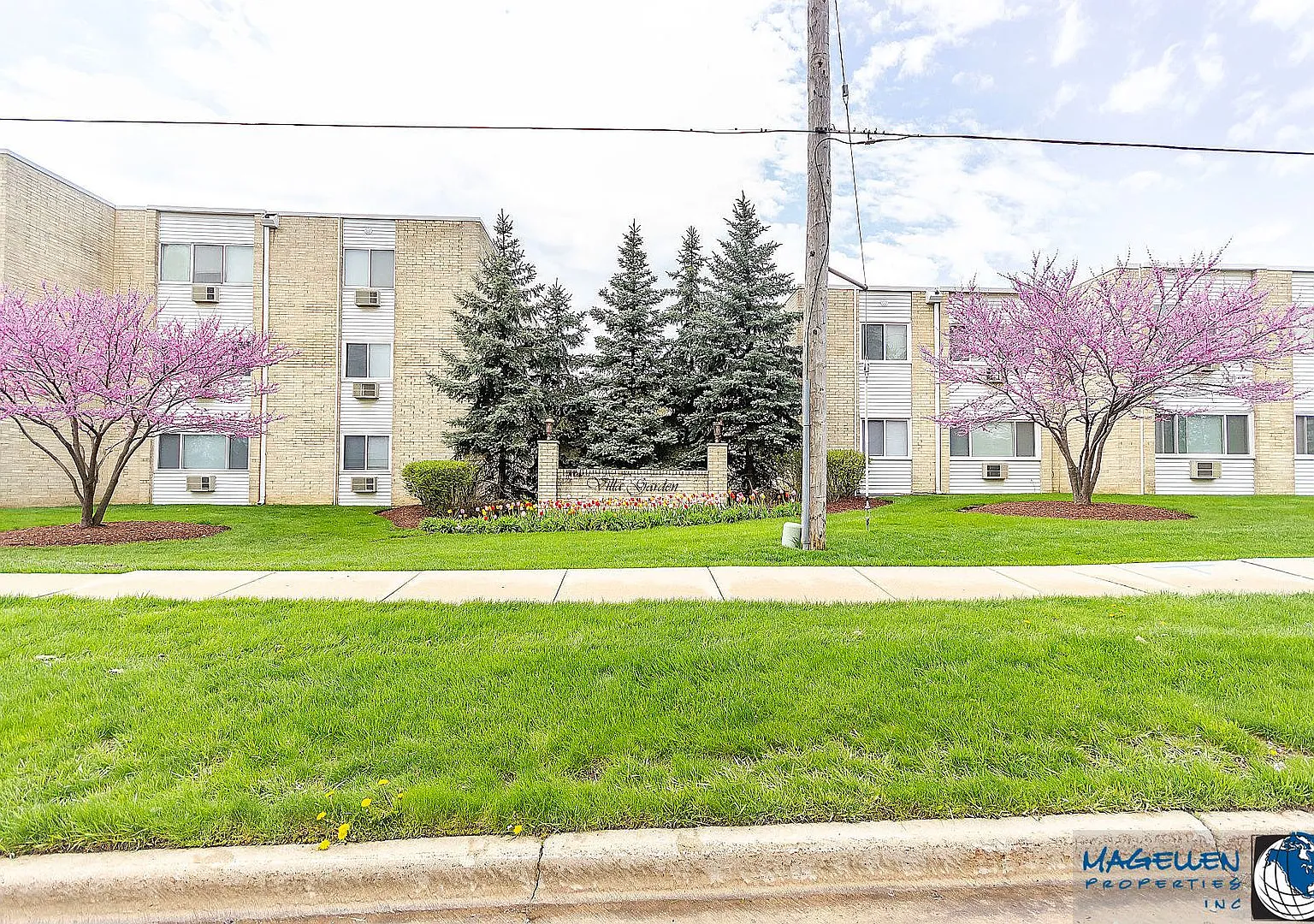 Villa Garden Apartments on Villa Avenue in Villa Park — Photo 2