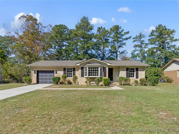 946 Dandridge Dr, Fayetteville, NC 28303