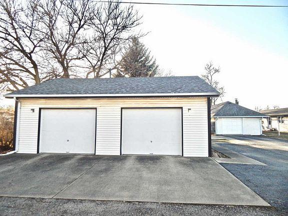 5th image of 178 S La Salle Ave