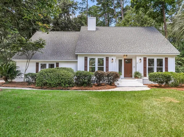 220 Runnymede Ln, Summerville, SC 29485