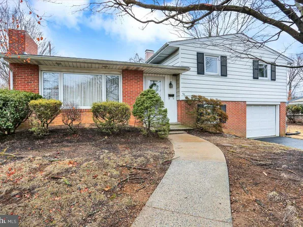 60 Octagon Ave, Sinking Spring, PA 19608