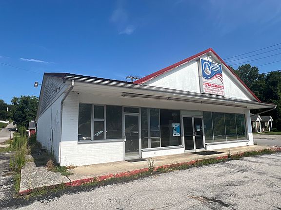 3rd image of 1000 Holmes St
