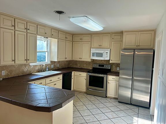 2nd image of 2507 Glendale Dr