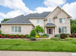 2177 Lundy Ln, Bettendorf, IA 52722