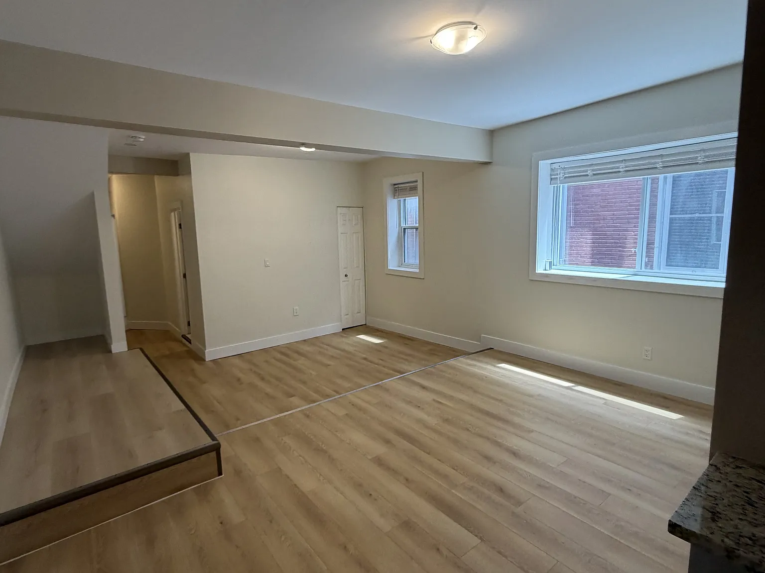 4 bed, 2.0 bath, 2000 sqft, $825 — Photo 1