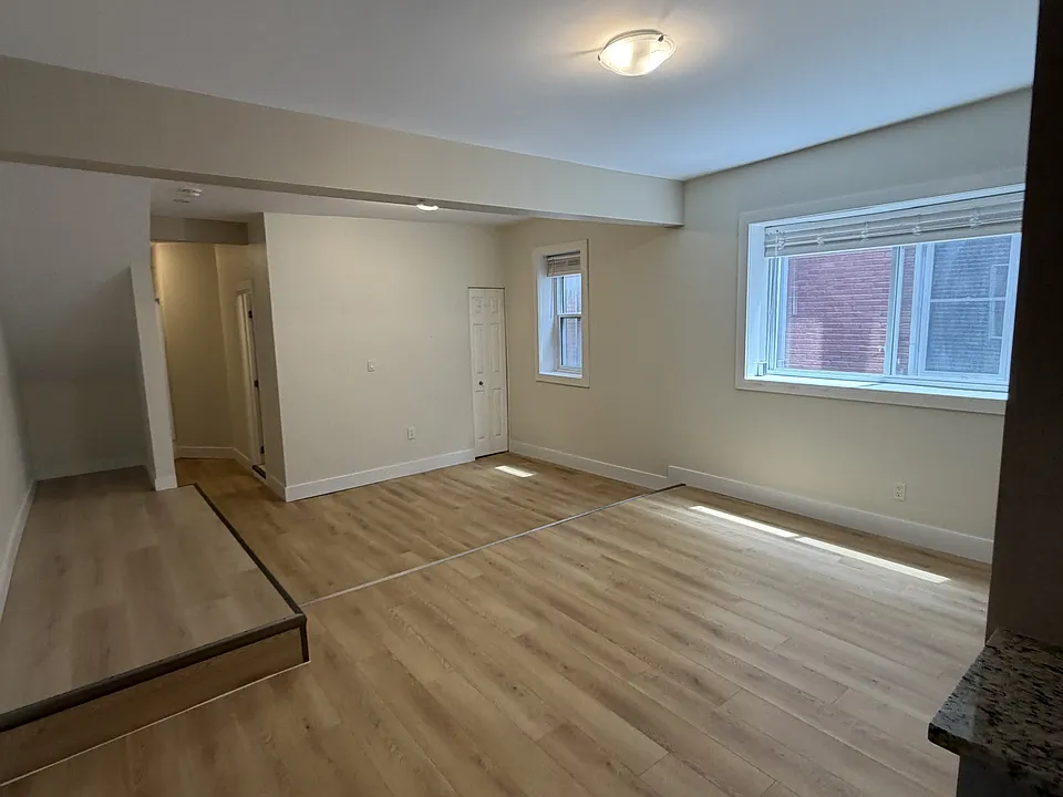 466 Nelson St #1