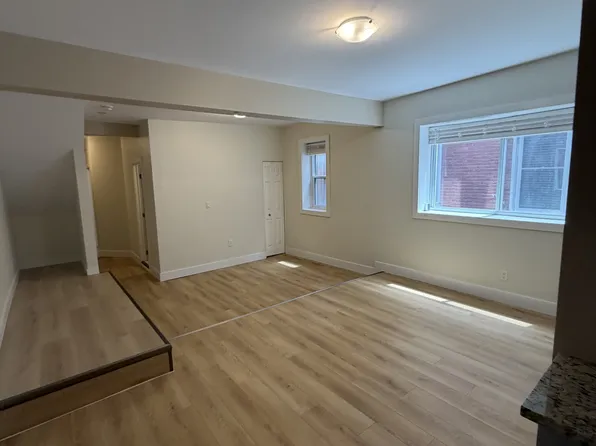 466 Nelson St, Ottawa, ON K1N 7S8