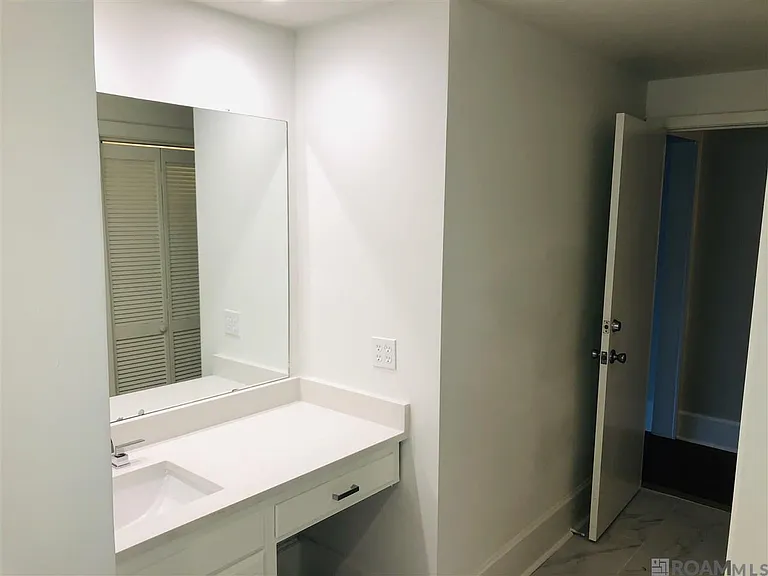 1503 Stanford Ave #1503 — Photo 9