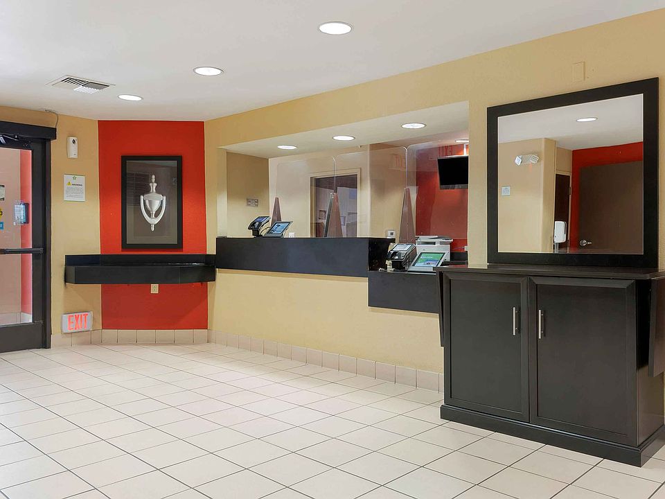 Lobby and Guest Check-in