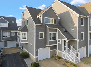 700 Shore Dr #9-901, Fall River, MA 02721