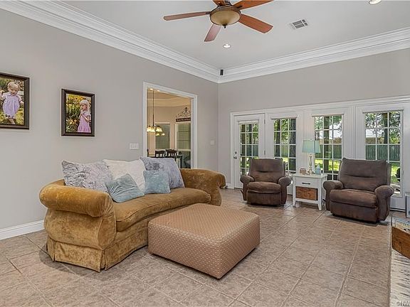 5th image of 4022 Wisteria Ln
