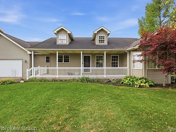 3rd image of 1253 Peppermill Rd