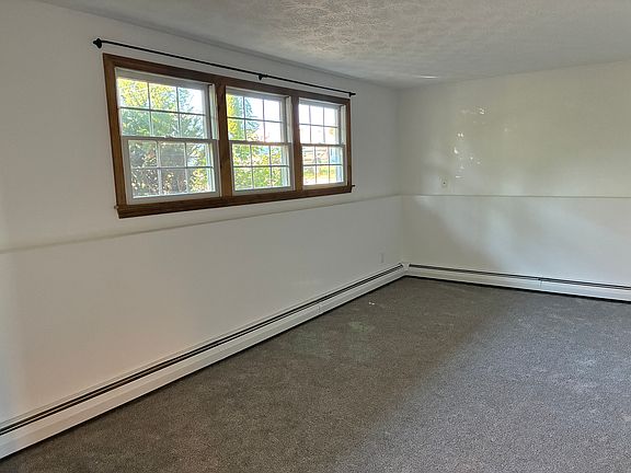 4th image of 104 Maple St #4