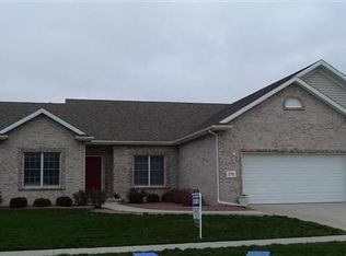 3706 Gina Dr, Bloomington, IL