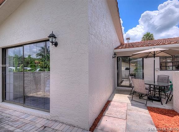 5th image of 400 NW 48th Ave